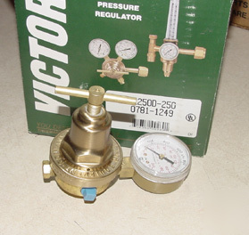 New victor pressure regulator in box L2500-250 