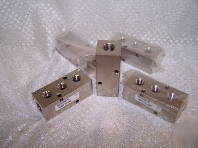 Nickel-plated aluminum manifold 3 outlets/2 inlets