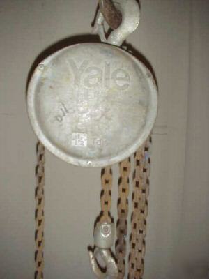 Yale manual chain hoist 1 1/2 tons capacity good cond