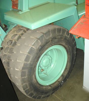 Clark dual wheel pneumatic forklift 9000 lb capacity
