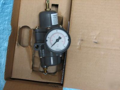 Fisher pressure supply regulator 67CFR-226 w/ gauge