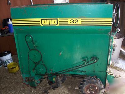 Wic #32 silage cart self propelled