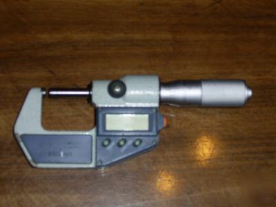 Mitutoyo digital micrometer 0-1