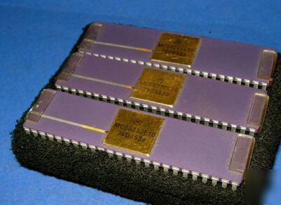 MC68230L10 vintage mot 48-pin gold ic rare 68230 1985