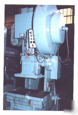 New 60 ton niagara m-6 obi back geared punch press, '68
