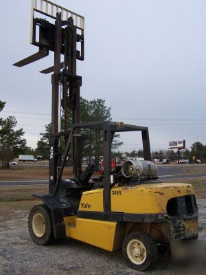 Yale 10,000 lb dual wheel solid pneumatic forklift