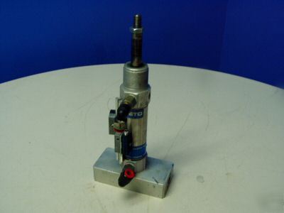 Festo pneumatic cylinder m/n: dsw-40-40-pa-b