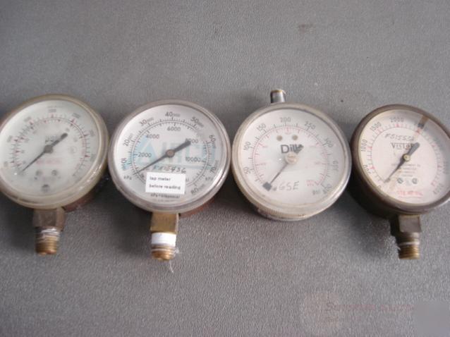 Mixed lot of compressed gas gauges