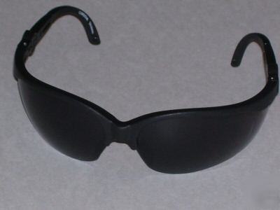 Akita safety glasses gray/smoke lens -black frame 
