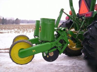 John deere 71 two row planter