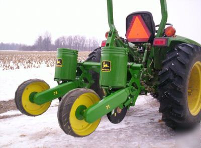 John deere 71 two row planter