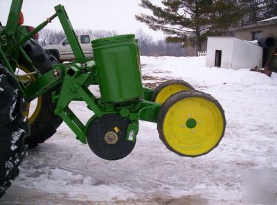 John deere 71 two row planter