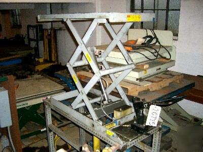 T-s equipment hydraulic lift table, manuel pump (20795)