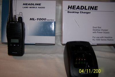 Headline hl 1520 uhf portable with stand up charger