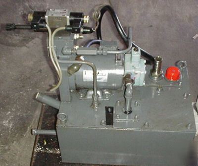 Mazak qt 8G __ nachi uni oil hydraulic system pump tank