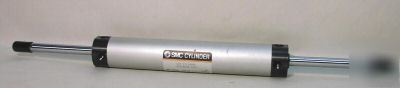 New smc NCGWBN32-0600 cylinder double acting 