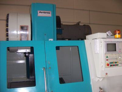 Nice 1999 akira-seiki performa V5 cnc machining center