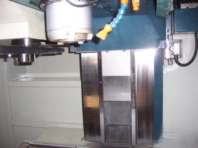 Nice 1999 akira-seiki performa V5 cnc machining center