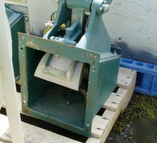 Scale, discharge valve, pennwalt, mdl a-619, size 2,