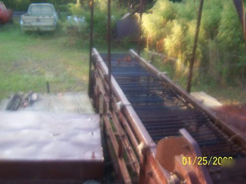 Crop harvesting machine, sweet potato< etc>