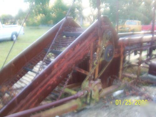 Crop harvesting machine, sweet potato< etc>