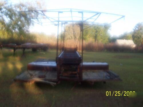 Crop harvesting machine, sweet potato< etc>