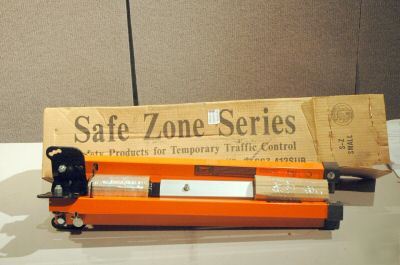 Bone safety products stand for roll up signs sz-412/s 