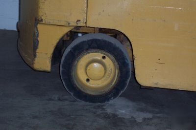 Yale 3000 lb forklift -156