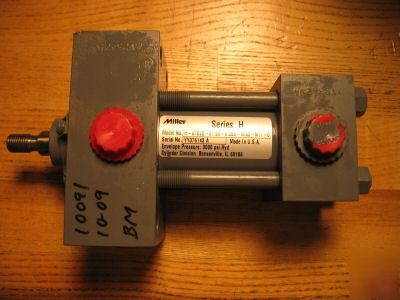 Miller hydraulic cylinder H67B2B
