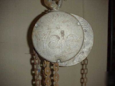 Yale manual chain hoist 1 1/2 tons capacity good cond