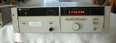 Hp agilent 8671A microwave frequency synthesized w/opt 