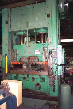 New 500 ton pacific #500D6-42 hydraulic press, 1978