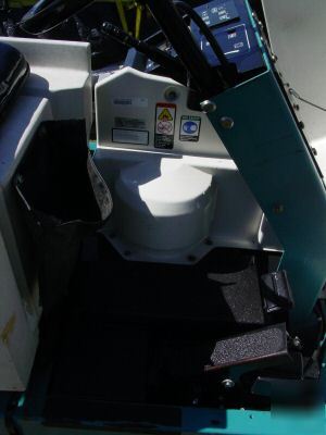 Tennant 510E scrubber / sweeper (electric)