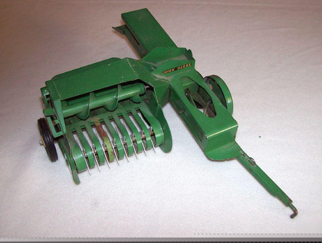 Vintage toy john deere baler late 40's - early 50's