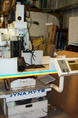 Dyna mechtronics dm-4400 dynamite machining center cnc