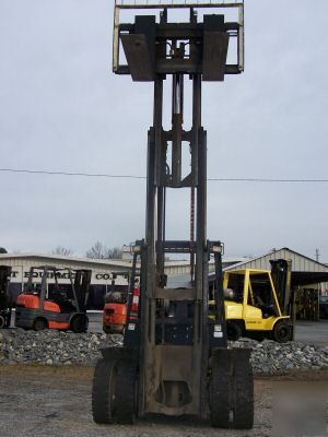 Yale 10,000 lb dual wheel solid pneumatic forklift