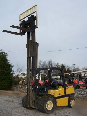 Yale 10,000 lb dual wheel solid pneumatic forklift