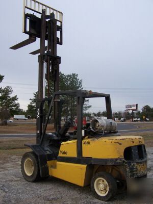 Yale 10,000 lb dual wheel solid pneumatic forklift