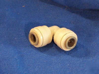 Polyconn PC65G-4 push in fitting 1/4 each)