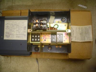 Honeywell:rac fan center R8102C 1052 120V 24V transform