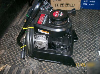 New speed clean 2000 psi pressure washer briggs motor