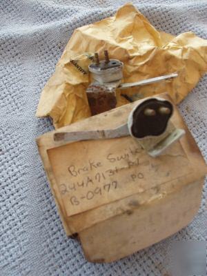 Pair elec-trak brake switches, w/box, ge, 4533556 E12+