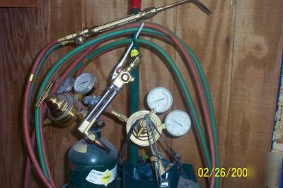 Victor oxygen/acetylene cutting & wielding set up