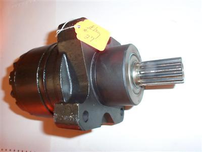 White hydraulics back rotor stator wheel mount