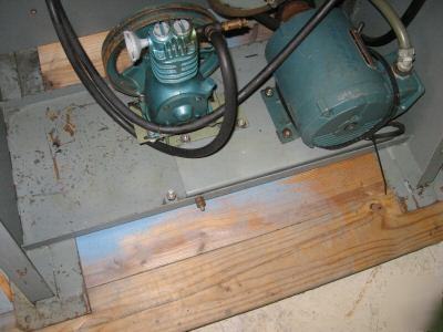 Doall vertical band saw 2012-a