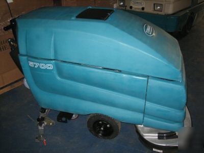 Tennant 5700 floor scrubber autoscrubber floor cleaner