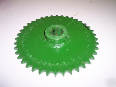 Drive sprocket for mega pickup on jd baler part#AE52633