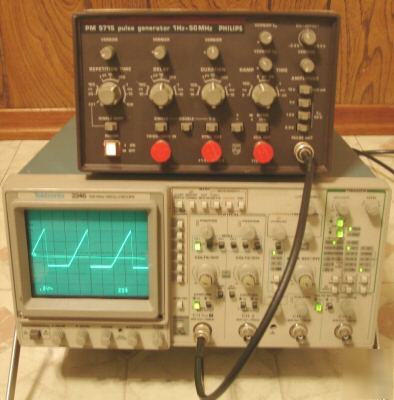 Fluke philips precision PM5715Â pulse generator 