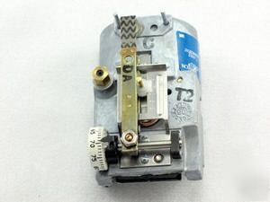 Johnson controls t-4002-203 thermostat pneumatic 