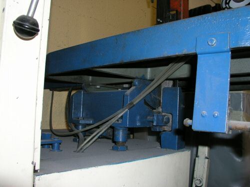 Grob vertical band saw model 4V-18, great condition 
